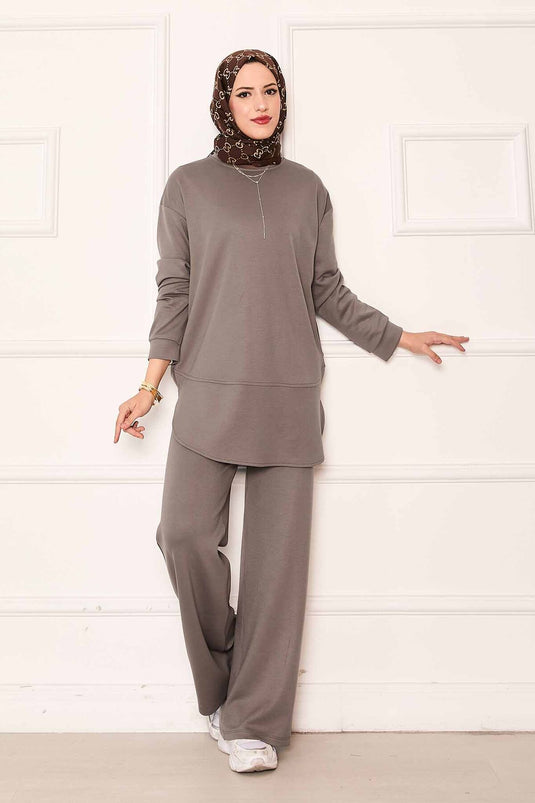 بدلة أويسو الأساسية برقبة دائرية من المنك