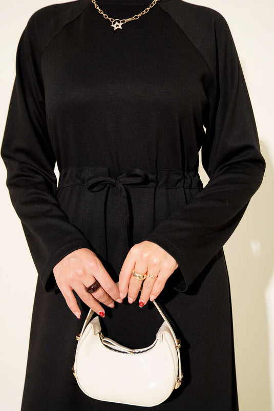 فستان لويشا أسود برقبة دائرية وخصر نفق