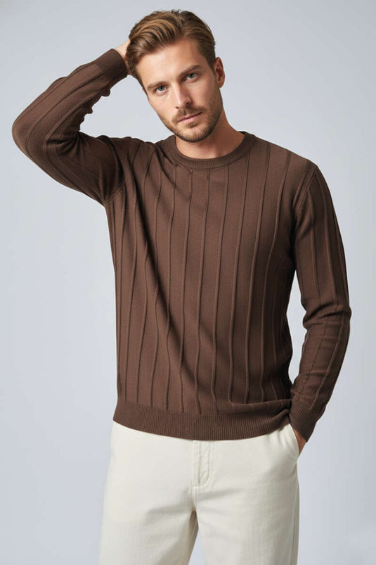 Maglione lavorato a maglia con dettaglio a righe e scollo rotondo, colore caffè