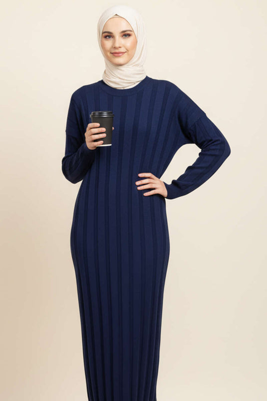 Robe en maille côtelée à col rond bleu marine