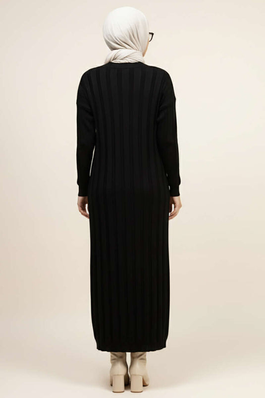 Robe noire à col rond en maille côtelée