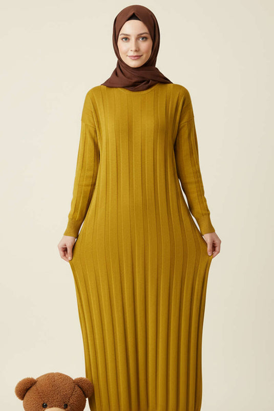 Robe en maille côtelée à col rond vert olive