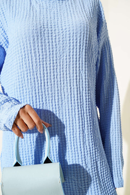 بدلة سيرساكر من قطعتين برقبة دائرية، لون أزرق فاتح