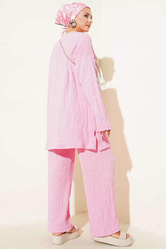 بدلة سيرساكر من قطعتين برقبة دائرية وردية