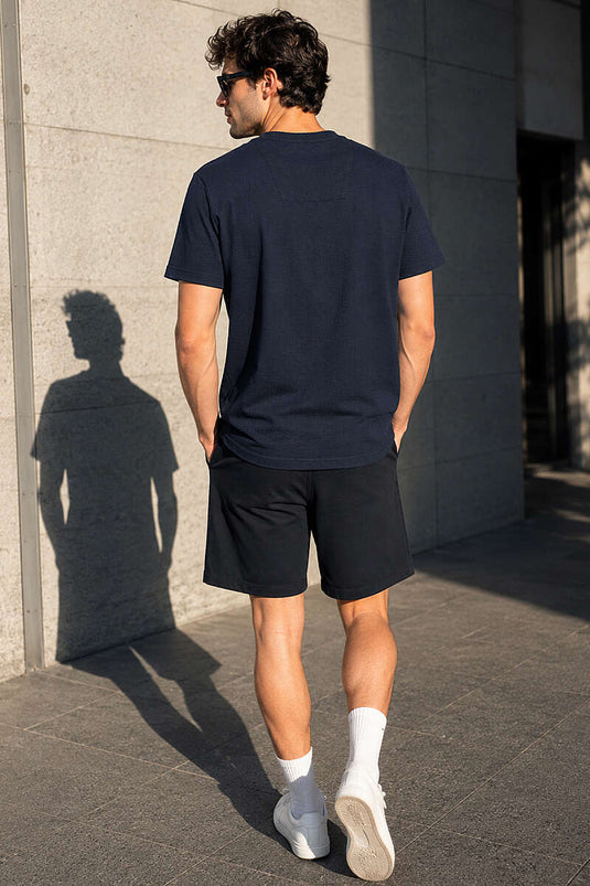 Rundhalsausschnitt Herren T-Shirt mit Brustemblem, Marineblau