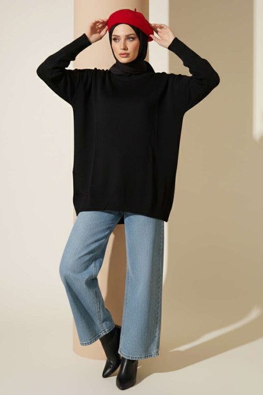 سترة سوداء برقبة دائرية من قماش ميرسيريزيه