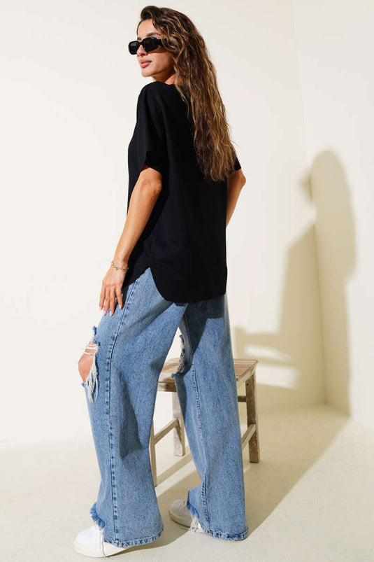 Schwarzes T-Shirt mit Rundhalsausschnitt und ovalem Schnitt