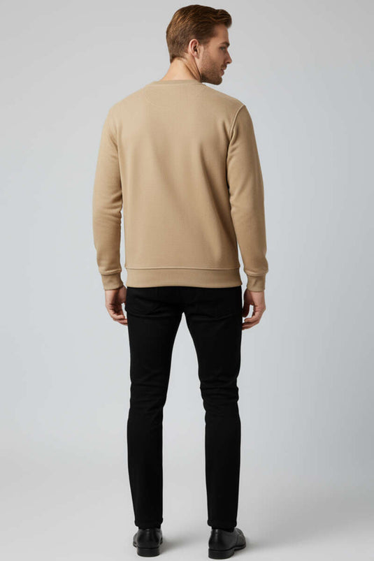 سويت شيرت رجالي من الجلد المدبوغ برقبة دائرية، لون لاتيه