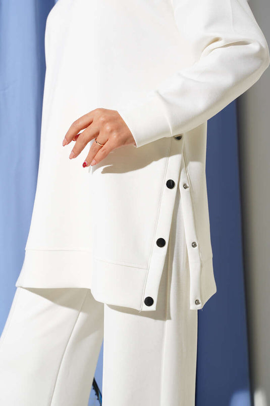 Bisiklet Yaka Yanları Metal Düğmeli İkili Takım Beyaz