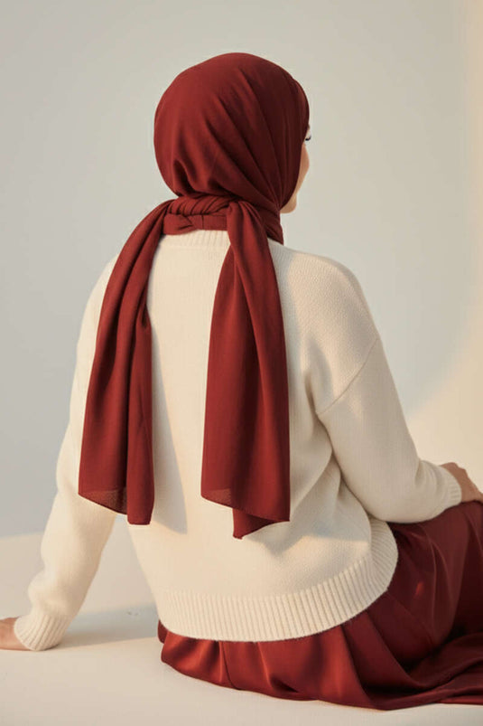 سترة ناعمة محبوكة برقبة دائرية بلون البيج