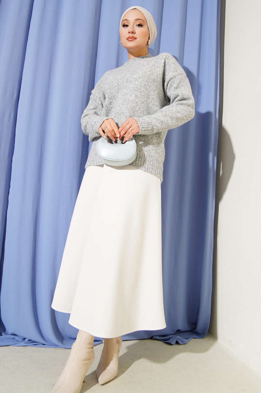 سترة رمادية ناعمة محبوكة برقبة دائرية