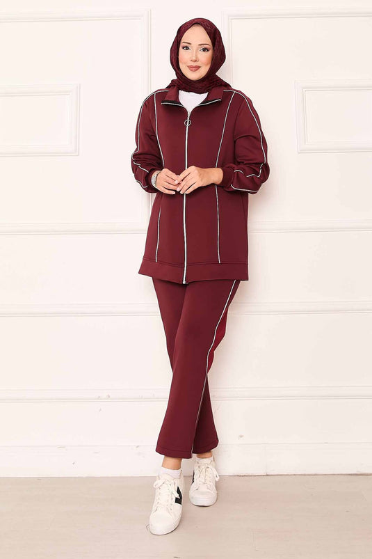 Costume deux pièces à passepoils bordeaux