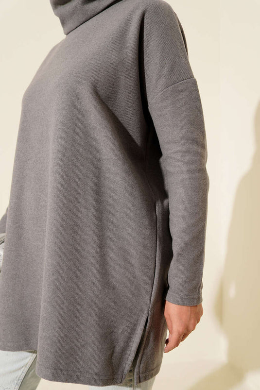 Tunique en cachemire côtelé à col roulé grise
