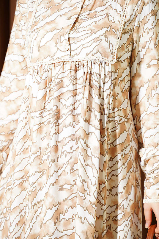 Beige Langarmkleid Mit Spitzenmuster An Brust Und Taille