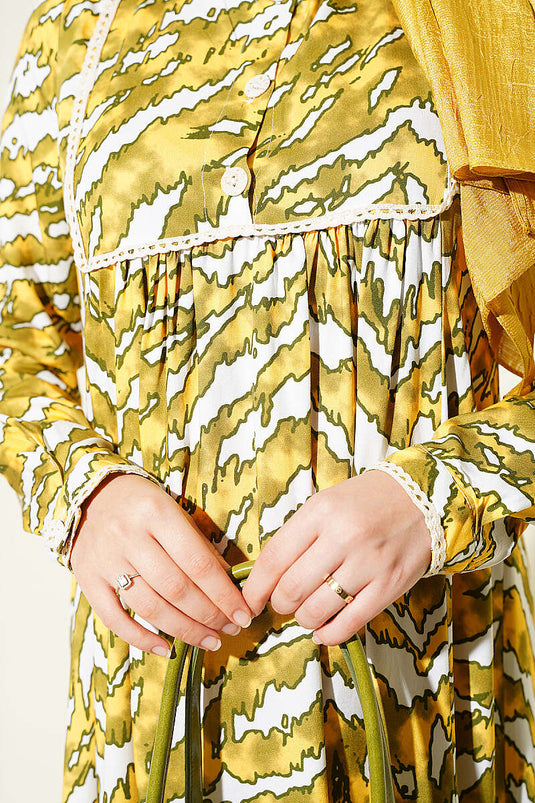 Langes Ärmel Grünes Kleid Mit Spitzenbrust- Und Taillen-Details