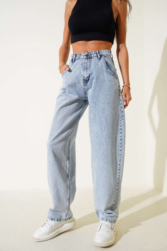 بنطلون جينز واسع الساقين فضفاض بلون الثلج الفاتح