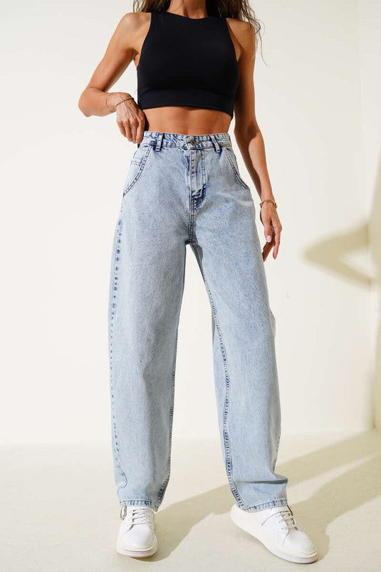 بنطلون جينز واسع الساقين فضفاض بلون الثلج الفاتح