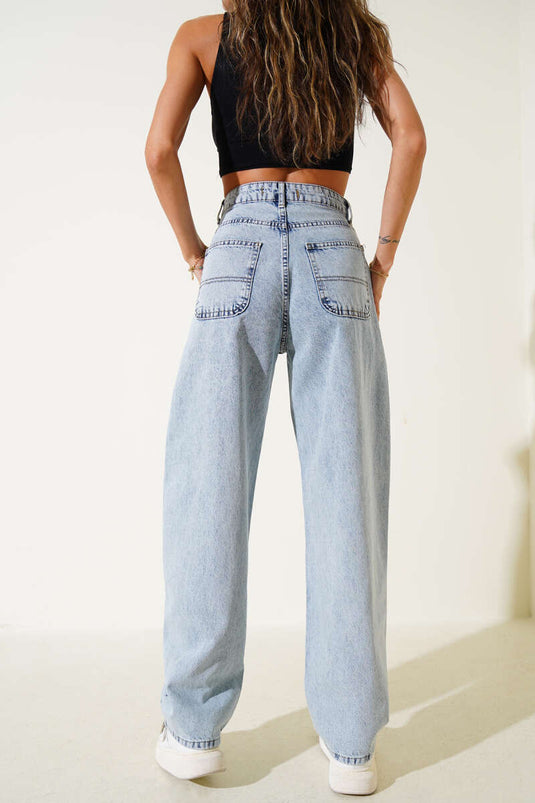 بنطلون جينز واسع الساقين فضفاض بلون الثلج الفاتح