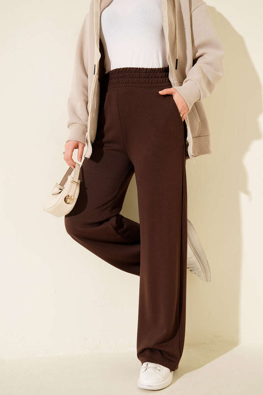 بنطال واسع الساق بخصر مطاطي بني