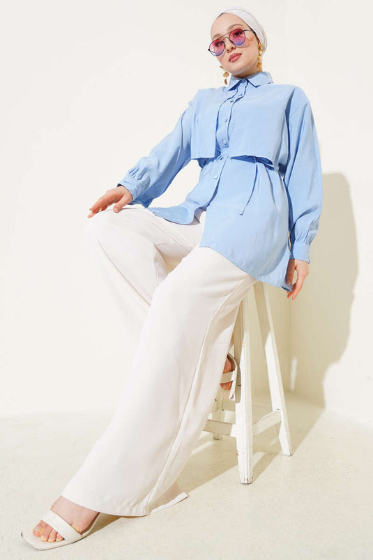 Chemise en tencel bleue avec boléro et ceinture à cordon