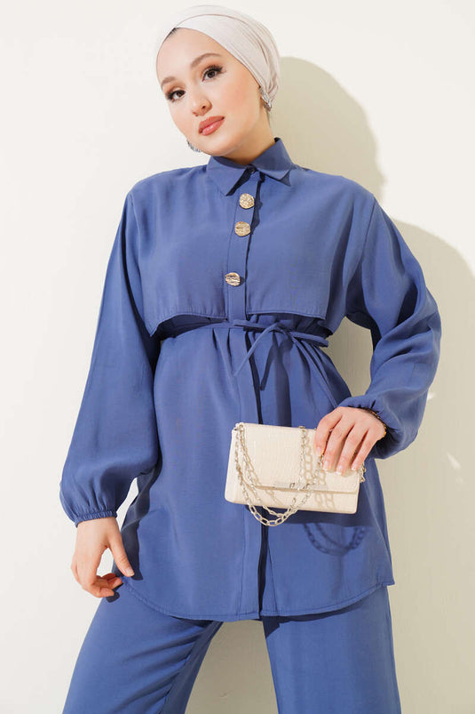 بدلة نيلي من قطعتين بأزرار ذهبية وبوليرو