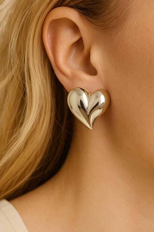 أقراط فضية على شكل قلب مقبب