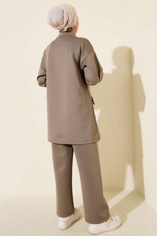 طقم غوص من قطعتين بتفاصيل مطرزة باللون المنك