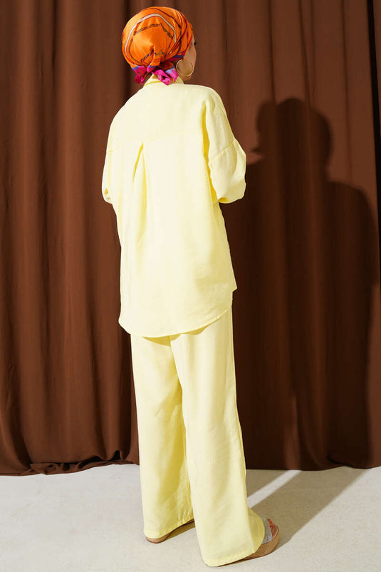 Costume deux pièces décontracté brodé de perles jaune