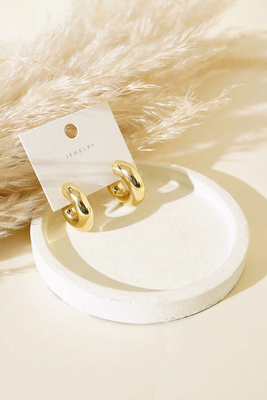 أقراط دائرية من الذهب