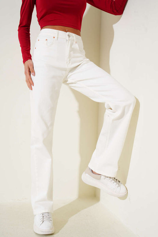 Straight Leg Waist Buttoned Jeans in Ecru