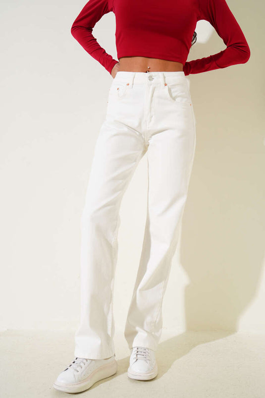 Straight Leg Waist Buttoned Jeans in Ecru