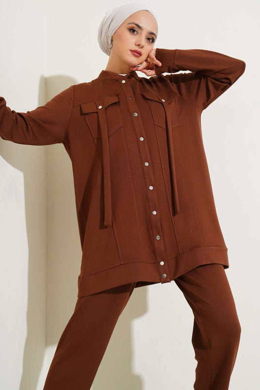 بدلة من قطعتين قابلة للارتداء باللون البني