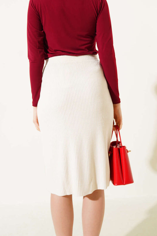 Jupe midi boutonnée en maille côtelée beige