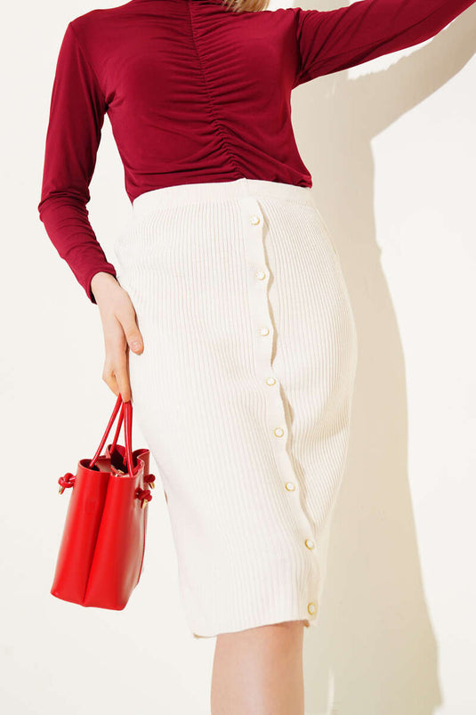 Jupe midi boutonnée en maille côtelée beige