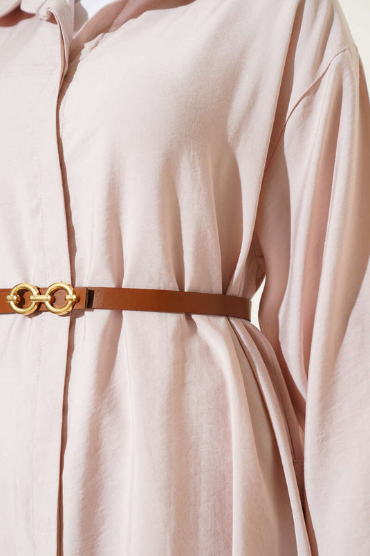 فستان أساسي بأزرار وحزام باللون البيج