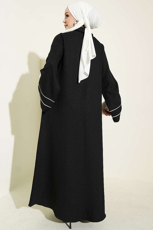 Abaya Nera Bottonata Con Maniche Decorate