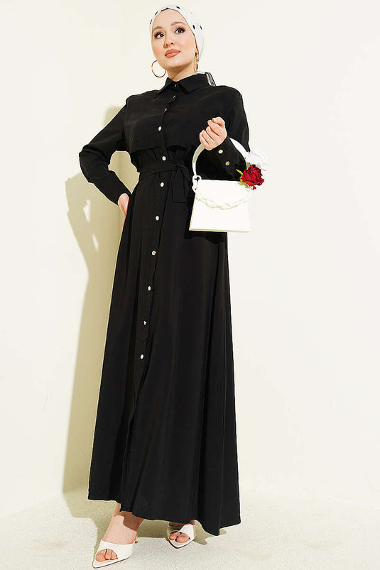 Robe ceinturée avec détails boutonnés intégralement noire