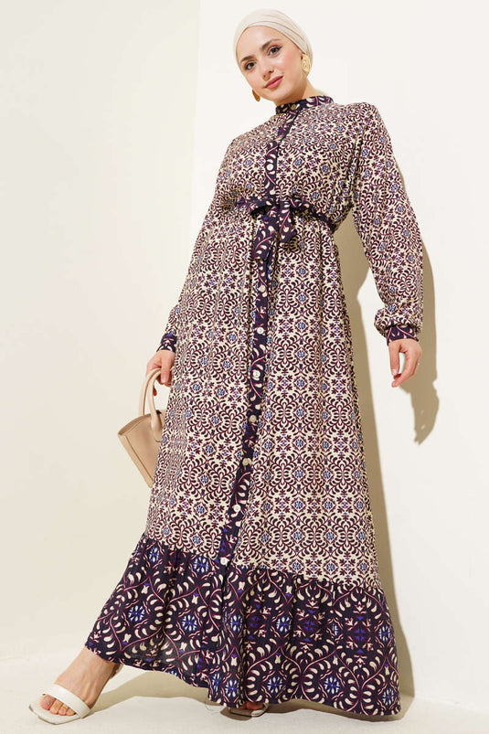 فستان أرجواني بأزرار ونمط ريترو