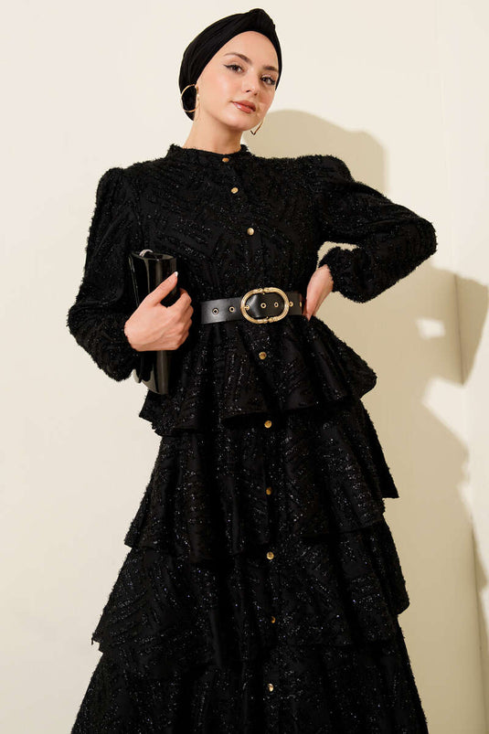 Robe de soirée noire à boutons et paillettes superposées