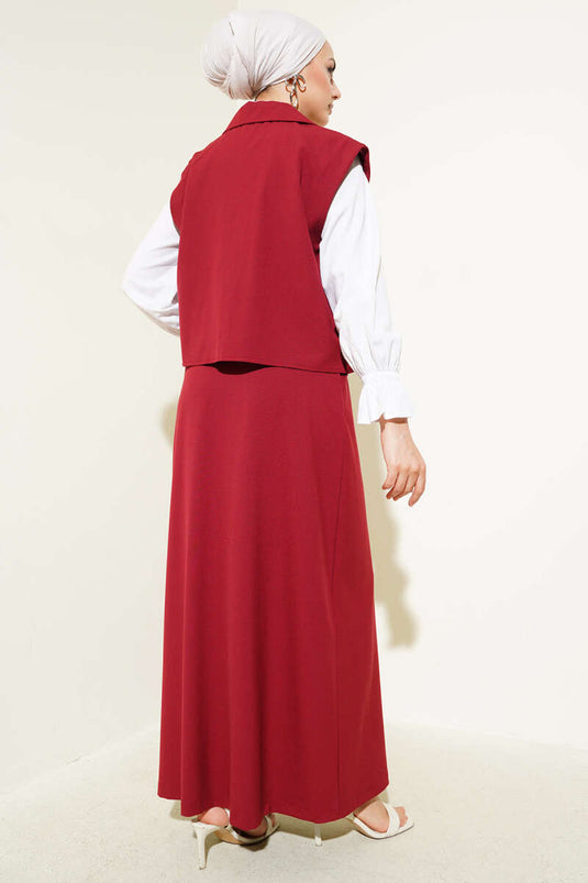 Ensemble deux pièces bordeaux : gilet et jupe boutonnés