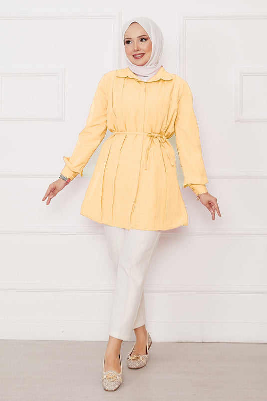 Camisa Modesta Larga Con Botones Y Detalles Plisados En Amarillo