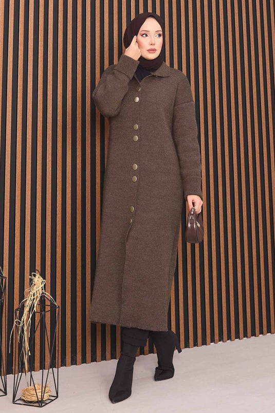 كارديجان تريكو للحجاب بني اللون مع أزرار ذهبية في كل مكان