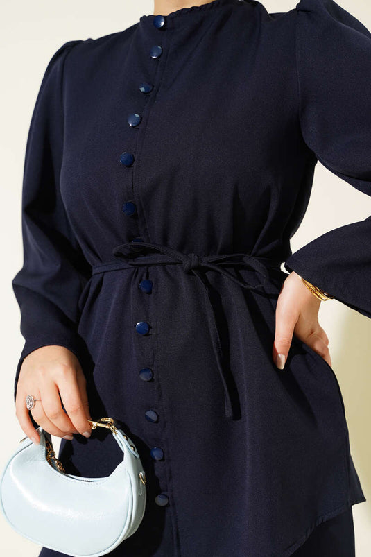 Brit Button gedetailleerd tweedelig pak met touwriem, marineblauw