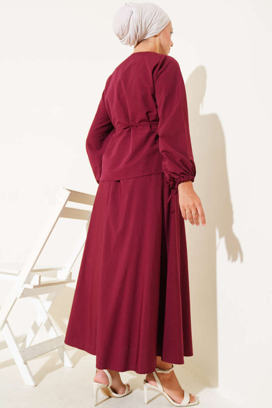 طقم تنورة مزدوجة بزر بريت بلون خمري