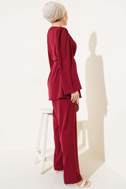 طقم تونيك بريتي من قطعتين بأزرار وحزام، أحمر كلاريت