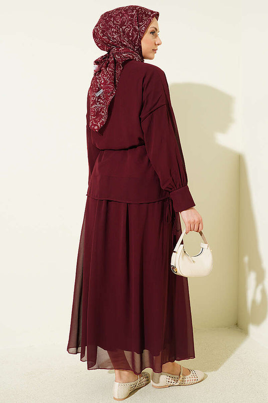 Conjunto doble con falda de gasa y botones Brit en burdeos