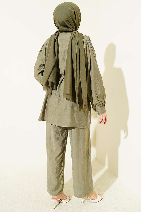 Ensemble double avec col en V boutonné Brit kaki