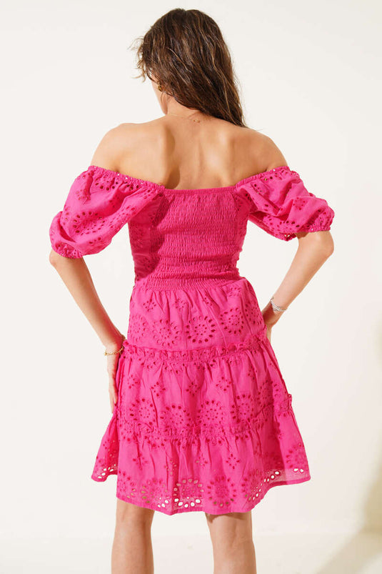 Besticktes, mehrlagiges Minikleid in Fuchsia