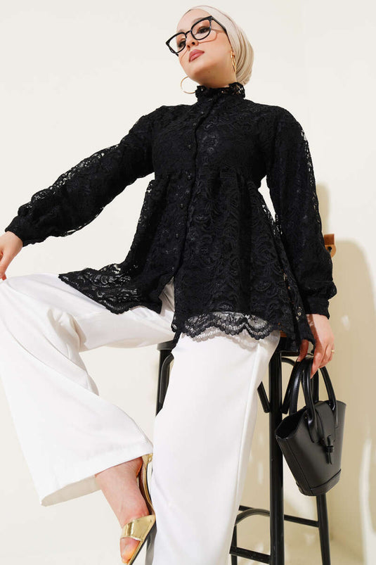 Chemise boutonnée brodée sur le devant noire