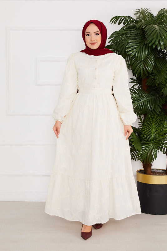 Robe modeste brodée écrue